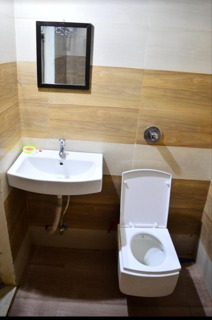 אויאיין Hotel Bholenath מראה חיצוני תמונה