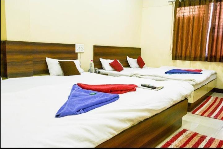 אויאיין Hotel Bholenath מראה חיצוני תמונה